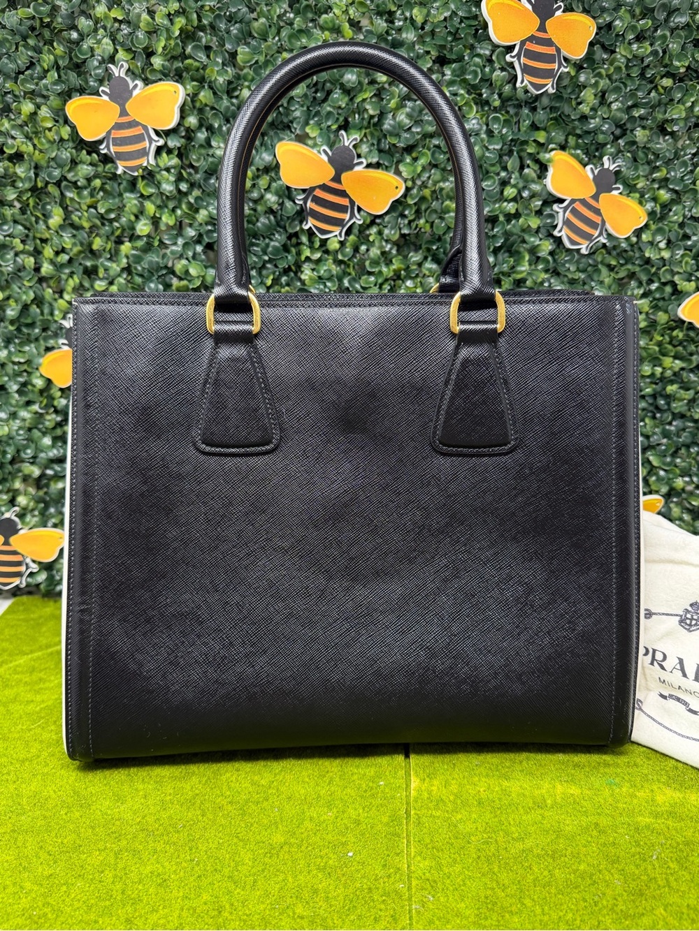 ❌SOLD❌Authentic Prada Black Saffiano Bicolor Leather Saffiano Tote Bag - Picture 5 of 16